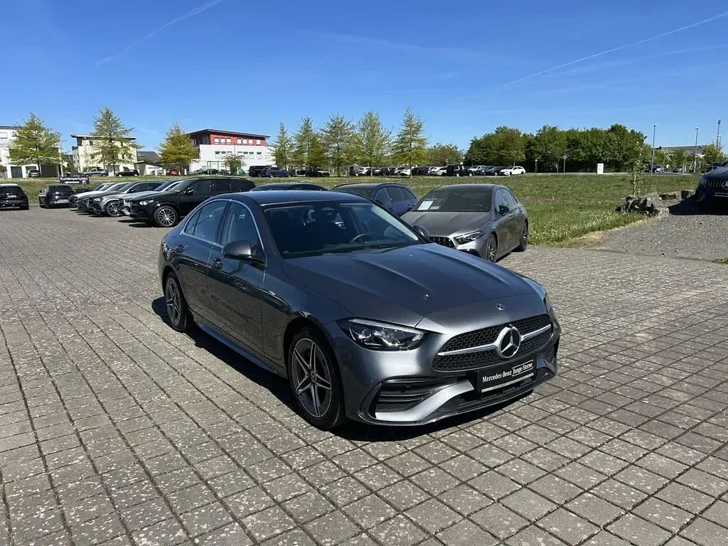 Gebraucht Mercedes C300e AMG 204 PS (150 kW) 2025 Metalliclack selenitgrau Limousine