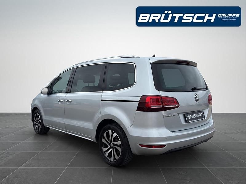 Gebraucht VW Sharan Active 150 PS (110 kW) 2021 Reflexsilber metallic Van / Kleinbus