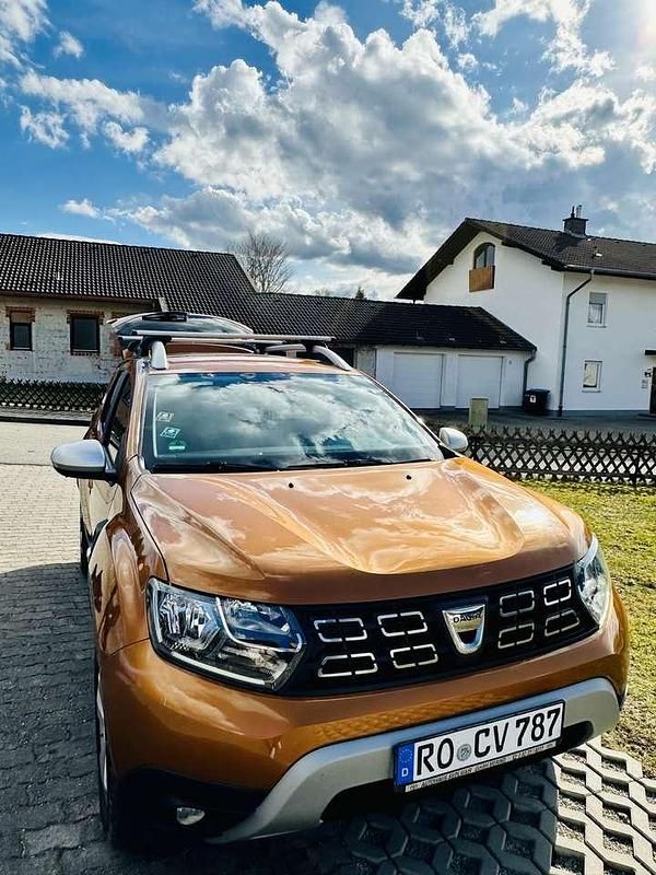 Gebraucht Dacia Duster Comfort 114 PS (83 kW) 2018 Orange SUV