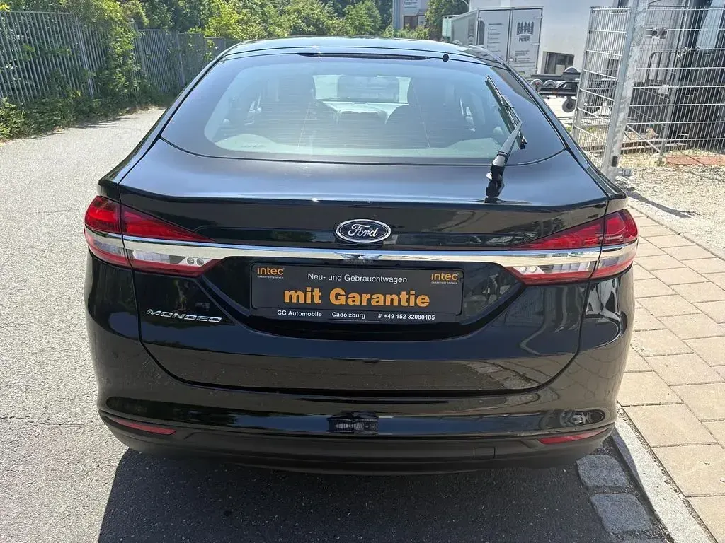 Gebraucht Ford Mondeo 150 PS (110 kW) 2019 Schwarz Limousine