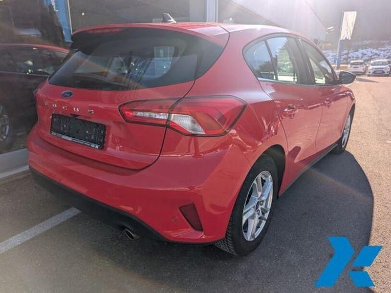 Gebraucht Ford Focus Cool & Connect 125 PS (91 kW) 2022 Rot Limousine