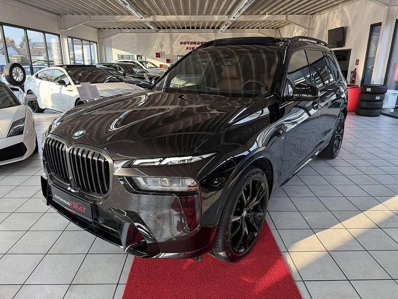 Schwarz Gebraucht 2024 BMW X7 Sport Line SUV | 85.449 € (Guter Preis) - Bild 1/4