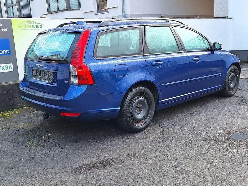 Gebraucht Volvo V50 Momentum 145 PS (106 kW) 2008 Blau Kombi