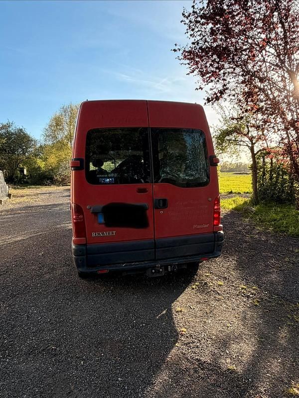 Second-hand Renault Master 80 CP (58 kW) 2000 Roșu Monovolum
