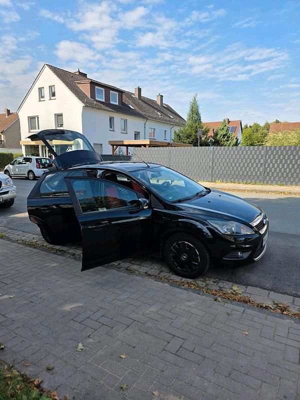 Usata Ford Focus 116 CV (85 kW) 2009 Nero Utilitaria