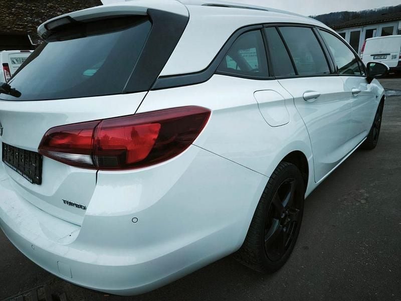 Weiß Gebraucht 2017 Opel Astra Kombi | 5.000 € (Superpreis) - Bild 1/4