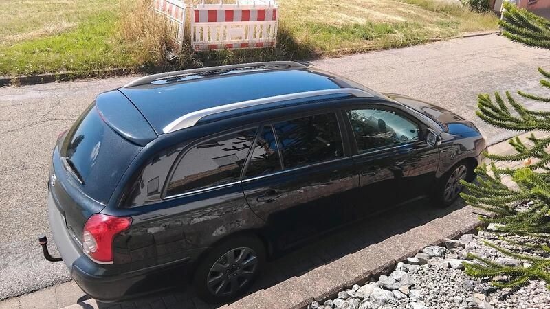 Schwarz Gebraucht 2008 Toyota Avensis T2 Kombi | 1.950 € (Fairer Preis) - Bild 1/3