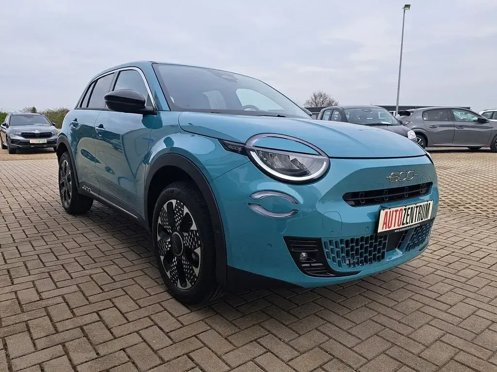 Neu Fiat 600 La Prima 110 PS (80 kW) 2025 Blau SUV
