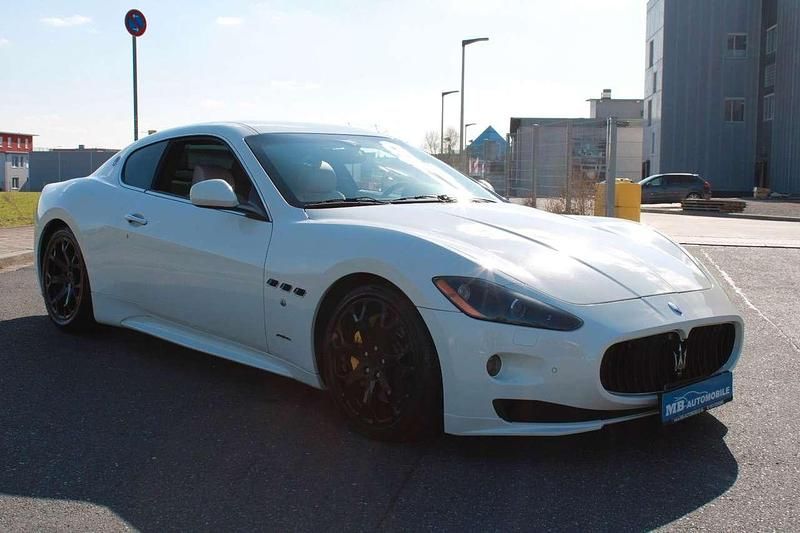 Gebraucht Maserati Granturismo 441 PS (324 kW) 2012 Weiß Coupé