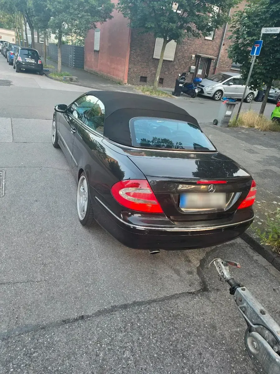 Gebraucht Mercedes CLK320 218 PS (160 kW) 2004 Schwarz Cabrio