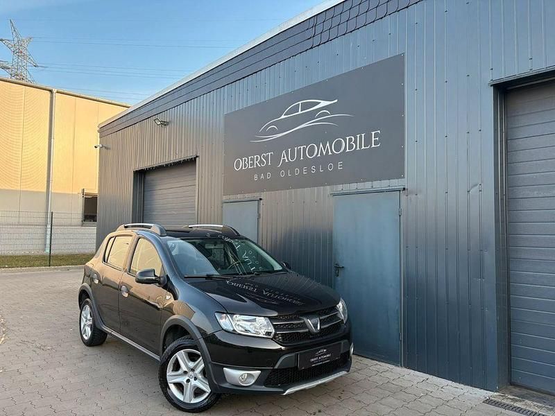 Schwarz Gebraucht 2015 Dacia Sandero Prestige Limousine | 7.500 € (Etwas zu teuer) - Bild 1/4