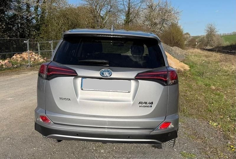 Gebraucht Toyota RAV4 Team 197 PS (144 kW) 2018 Silber SUV