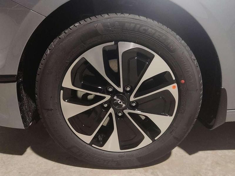 Neu Kia Ceed 101 PS (74 kW) 2025 Lunargrau metallic Kleinwagen