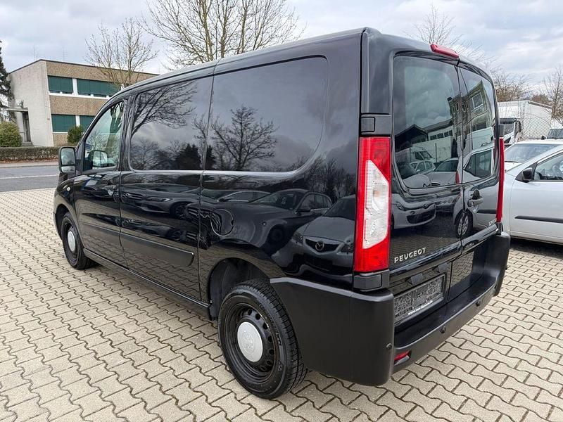 Gebraucht Peugeot Expert 90 PS (66 kW) 2011 Schwarz Van