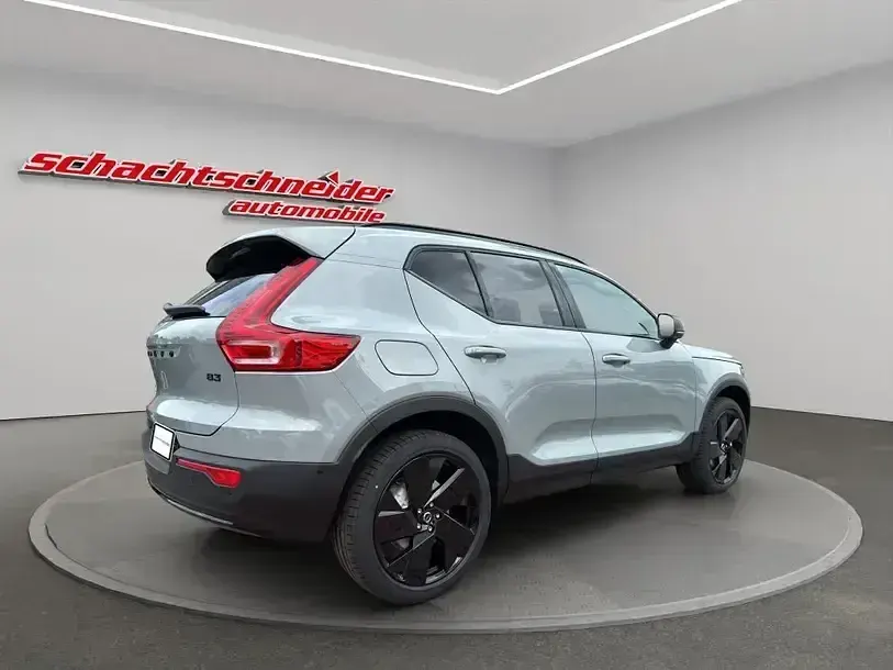 Neu Volvo XC40 Plus 2025 Grau SUV