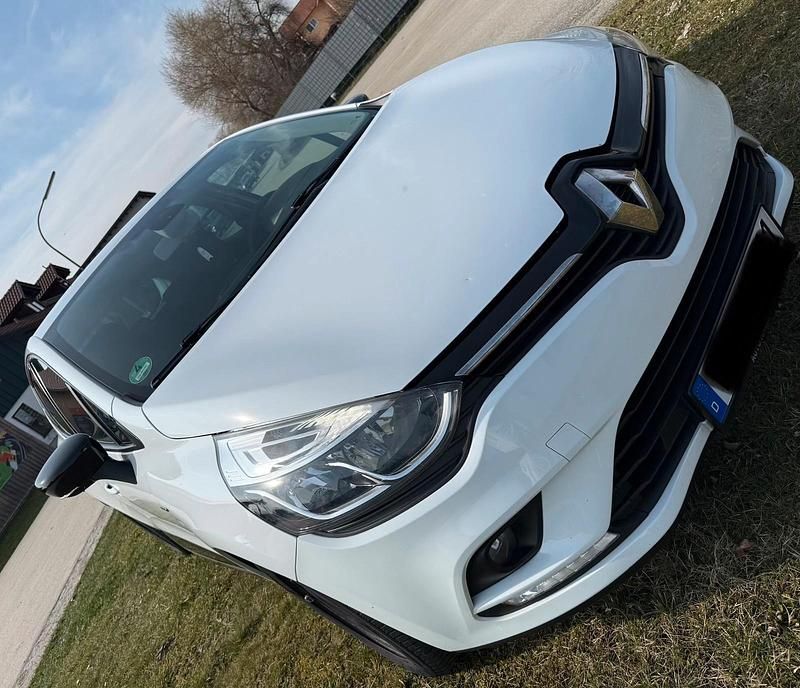 Gebraucht Renault Clio IV LIMITED 89 PS (65 kW) 2017 Weiß Kleinwagen