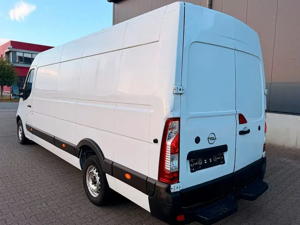 Gebraucht Opel Movano 131 PS (96 kW) 2020 Weiß Van / Kleinbus