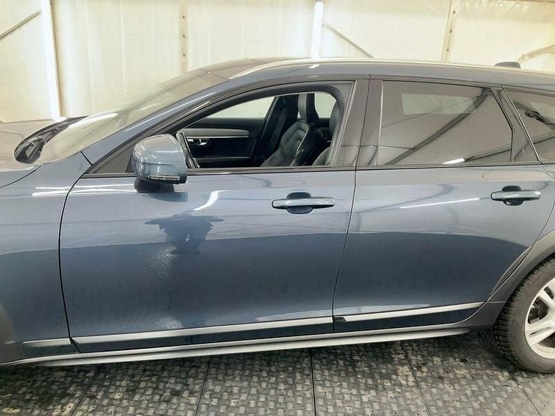 Gebraucht Volvo V90 CC 190 PS (139 kW) 2019 Blau Kombi