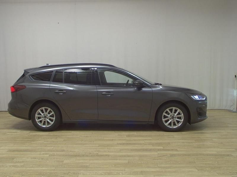 Grau Gebraucht 2022 Ford Focus Cool & Connect Kombi | 11.280 € (Guter Preis) - Bild 1/4