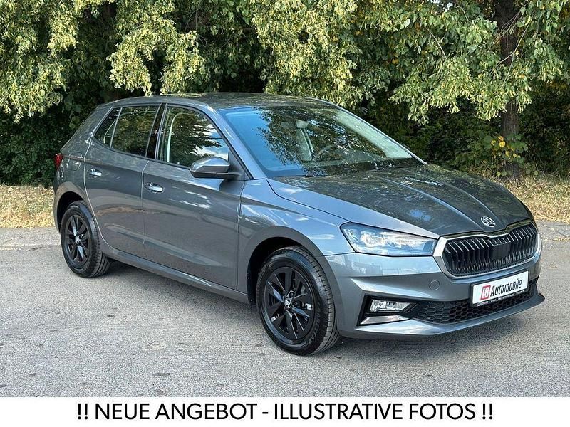 Neu Skoda 105 95 PS (69 kW) 2026 Grün Limousine