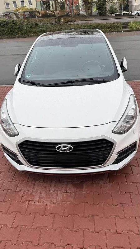 Gebraucht 2016 Hyundai i30 Turbo Limousine | 12.500 € (Teuer) - Bild 1/4