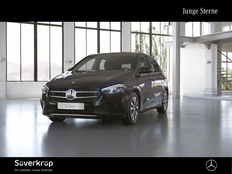 Unilack nachtschwarz Gebraucht 2018 Mercedes B200 Van / Kleinbus | 26.990 € - Bild 1/4