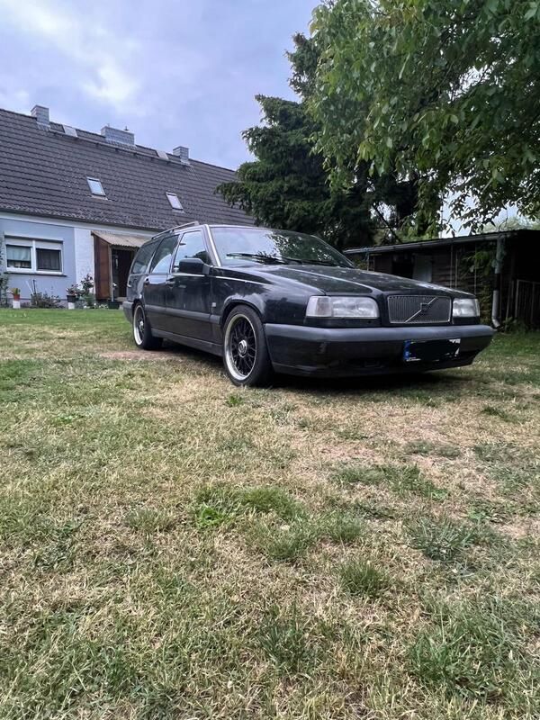 Schwarz Gebraucht 1996 Volvo V70 Kombi | 1.500 € - Bild 1/4