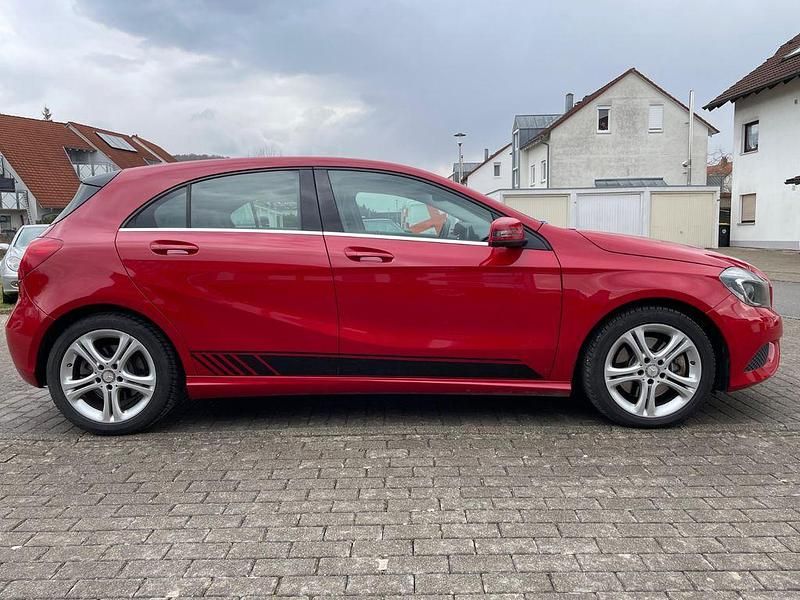 Gebraucht Mercedes A250 211 PS (155 kW) 2014 Rot Limousine