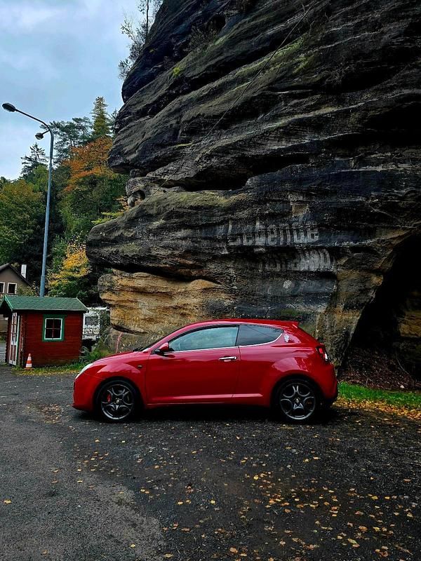 Rot Gebraucht 2009 Alfa Romeo MiTo Kleinwagen | 5.699 € - Bild 1/4