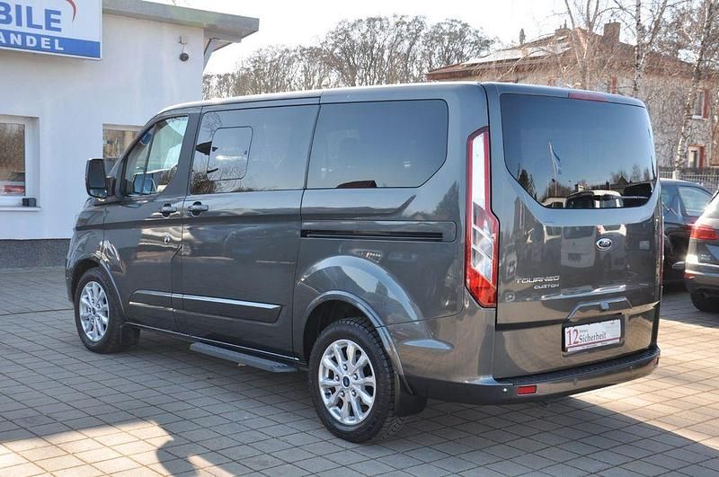 Gebraucht Ford Tourneo Titanium 150 PS (110 kW) 2023 Grau Van / Kleinbus
