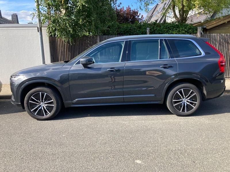 Grau Gebraucht 2019 Volvo XC90 Momentum SUV | 38.800 € (Fairer Preis) - Bild 1/4