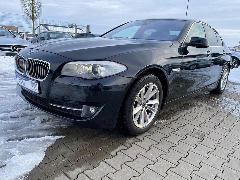 Schwarz Gebraucht 2013 BMW 520 Sport Line Limousine | 11.999 € (Guter Preis) - Bild 1/4