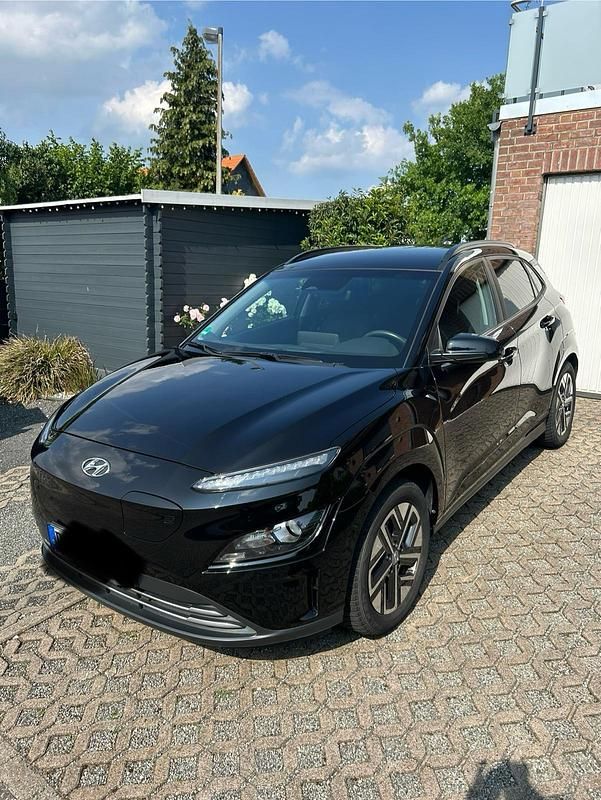 Schwarz Gebraucht 2022 Hyundai Kona SUV | 19.000 € (Superpreis) - Bild 1/4