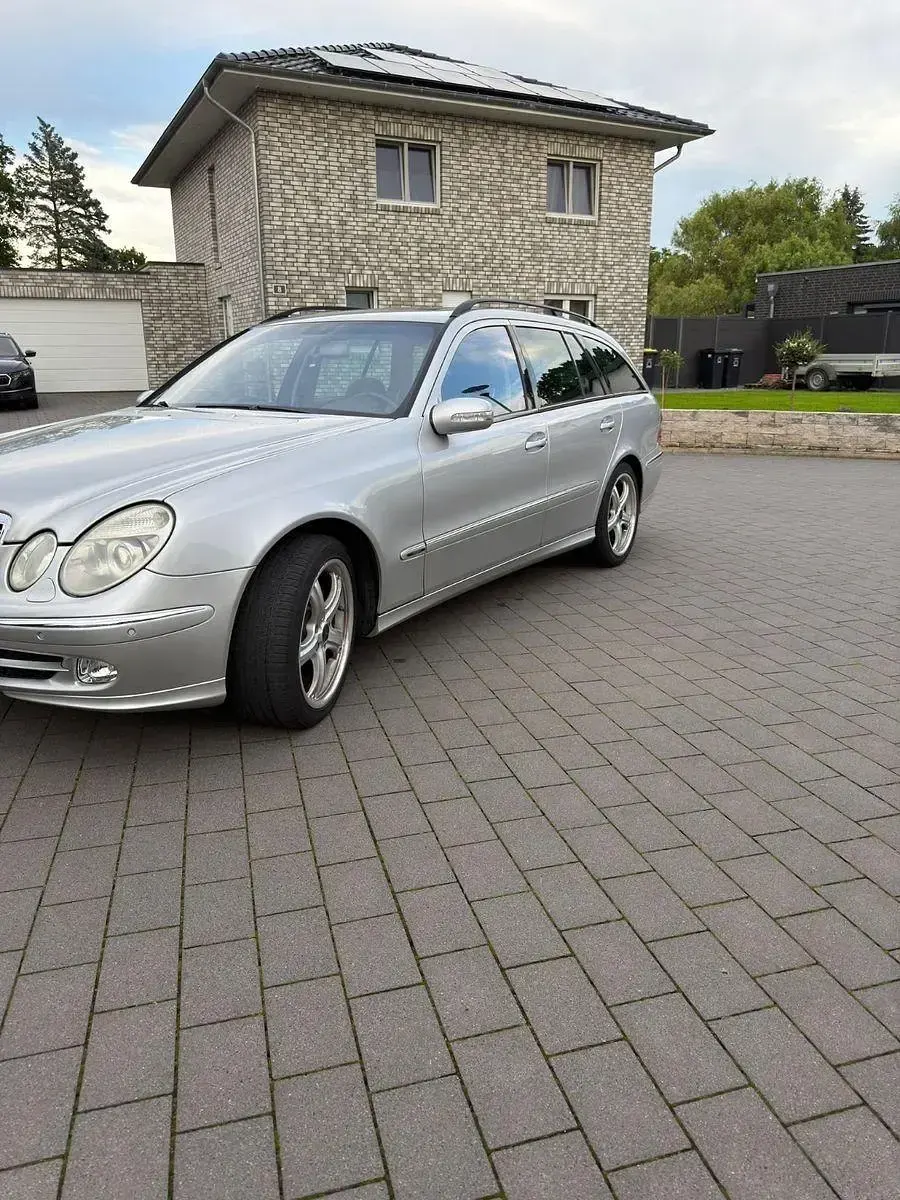 Gebraucht Mercedes E500 Avantgarde 306 PS (225 kW) 2003 Silber Kombi
