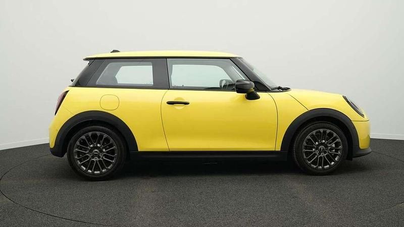 Gebraucht Mini Cooper Classic 156 PS (114 kW) 2024 Gelb Kleinwagen