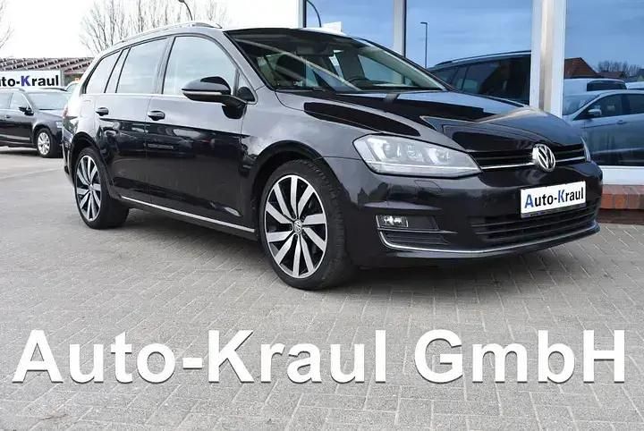 Blau Gebraucht 2021 VW Tiguan Allspace Highline SUV | 33.690 € (Fairer Preis) - Bild 1/2
