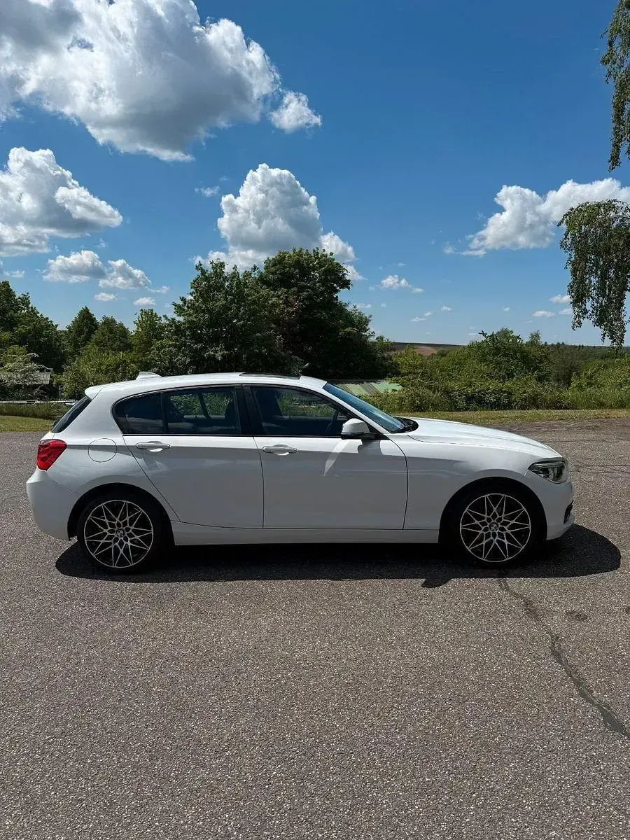 Gebraucht BMW 120 Sport Line 184 PS (135 kW) 2018 Weiß Kleinwagen