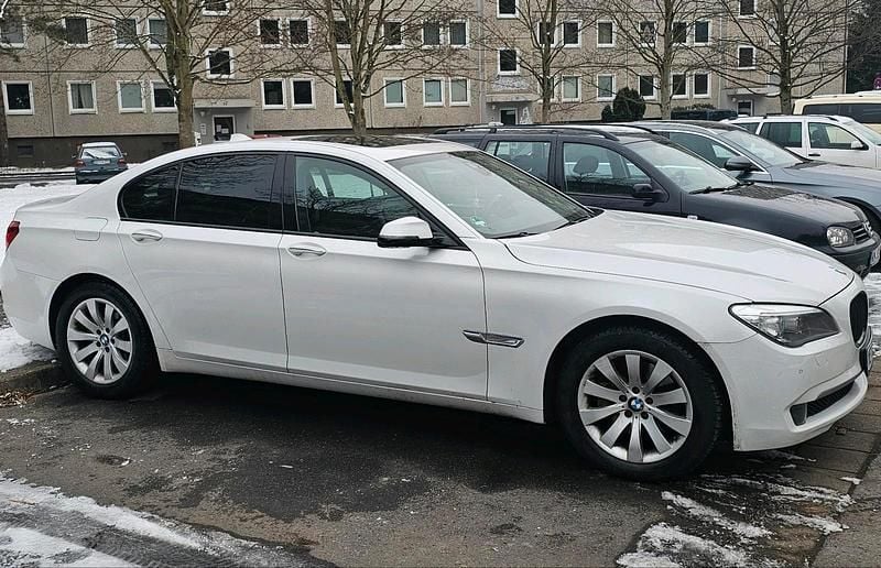 Gebraucht BMW 730 258 PS (189 kW) 2012 Weiß Limousine