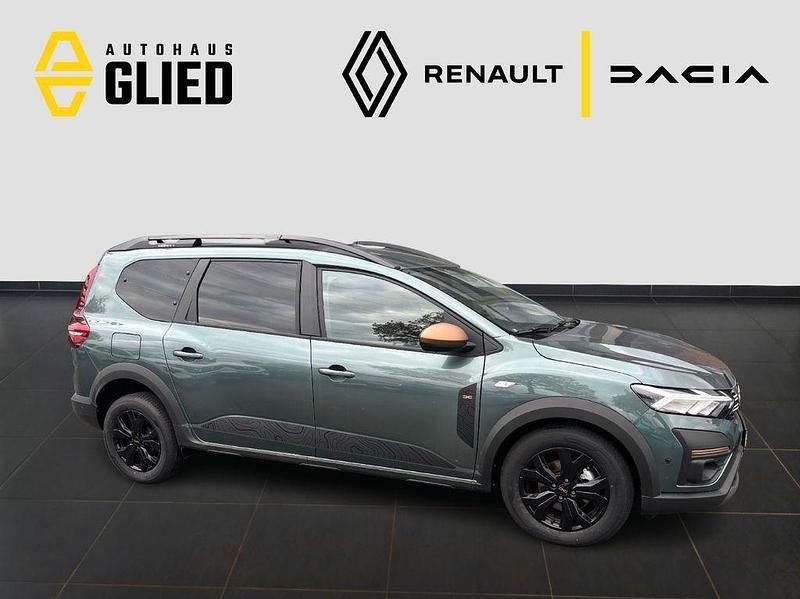 Grün Gebraucht 2024 Dacia Jogger Extreme Van / Kleinbus | 22.390 € (Fairer Preis) - Bild 1/4