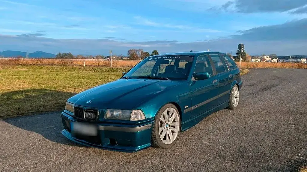 Używany BMW 318 Basis 116 KM (85 kW) 1997 Zielony Kombi