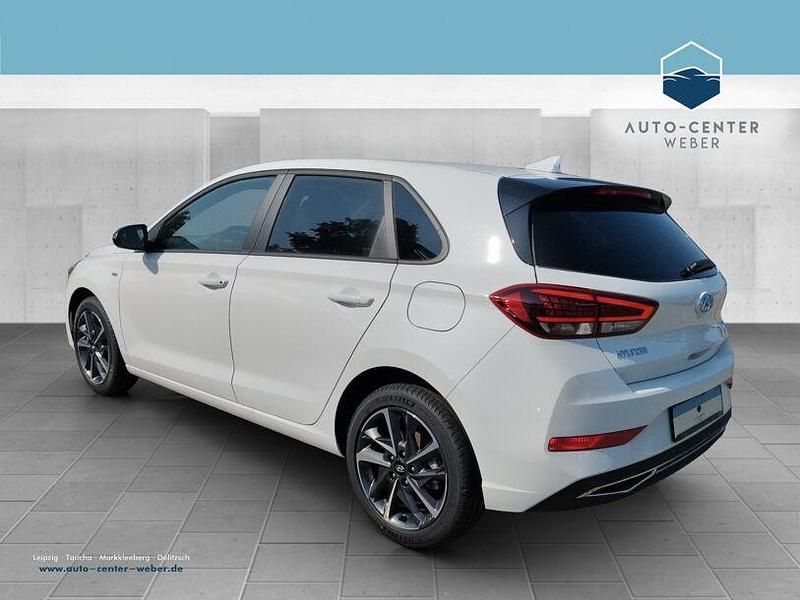 Gebraucht Hyundai i30 Advantage 160 PS (117 kW) 2024 Serenity white Limousine