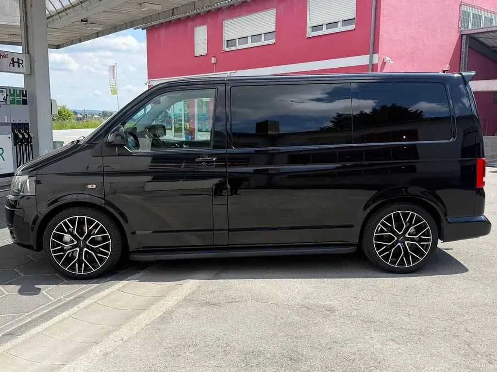 Gebraucht VW Multivan Startline 140 PS (102 kW) 2011 Schwarz Van / Kleinbus