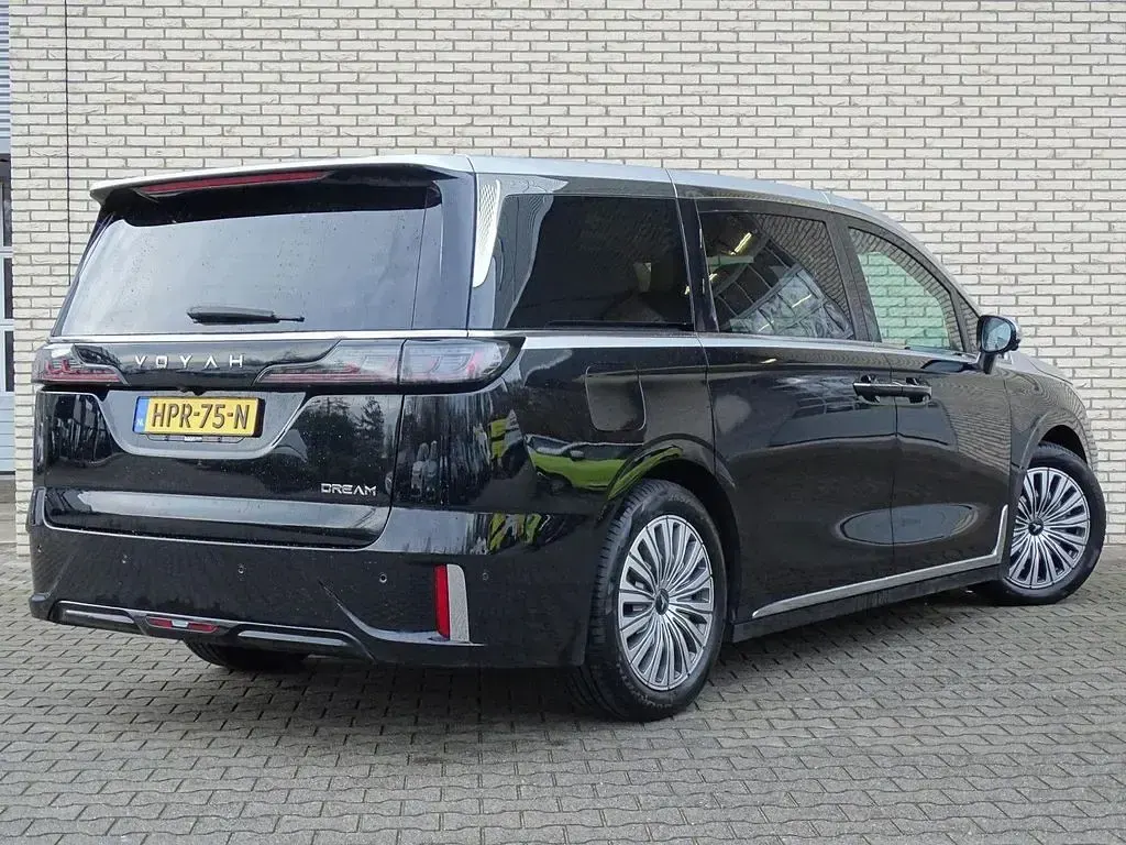 Gebraucht Voyah Dream 319 kW (435 PS) 2025 Schwarz Van / Kleinbus
