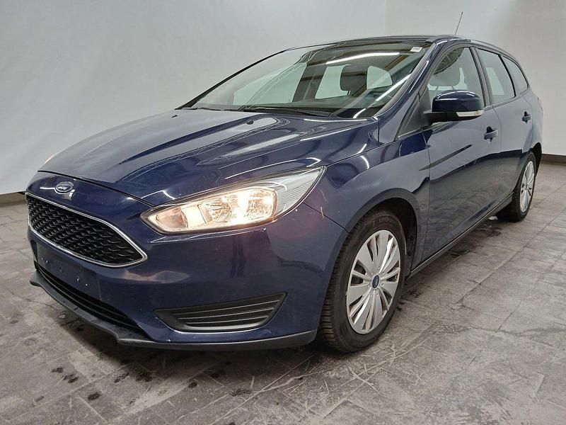 Gebraucht Ford Focus Trend 101 PS (74 kW) 2017 Blau Kombi