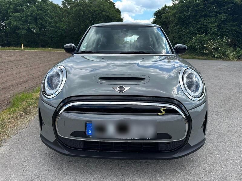 Grau Gebraucht 2022 Mini Cooper SE Essential Kleinwagen | 18.299 € (Fairer Preis) - Bild 1/4