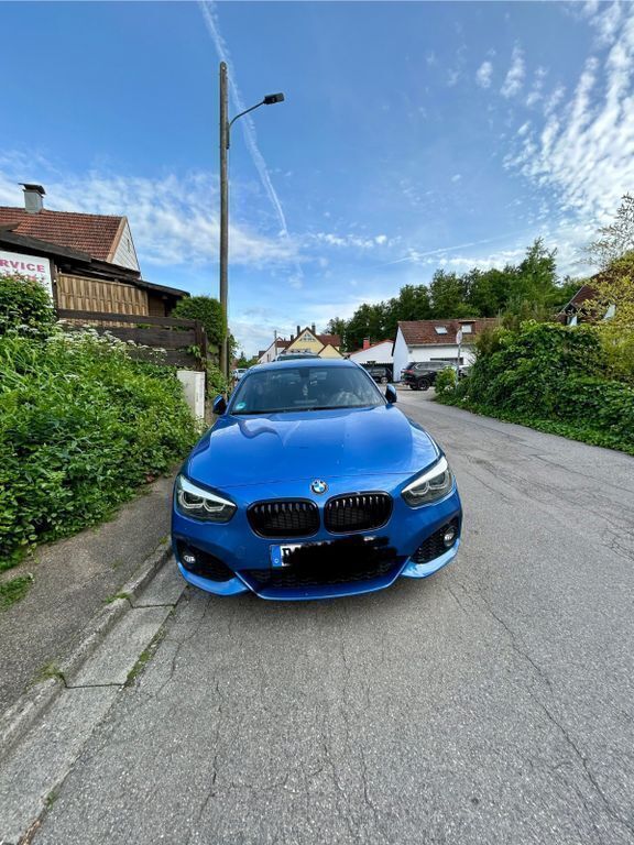 Blau Gebraucht 2019 BMW 118 M Sport Kleinwagen | 16.900 € (Guter Preis) - Bild 1/4