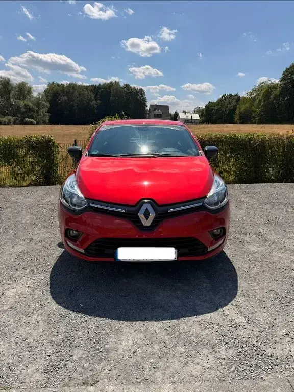 Gebraucht Renault Clio IV LIMITED 118 PS (86 kW) 2017 Rot Limousine