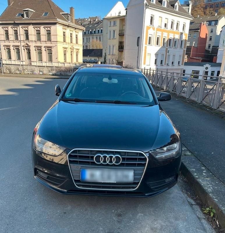 Gebraucht Audi A4 143 PS (105 kW) 2013 Schwarz Kombi