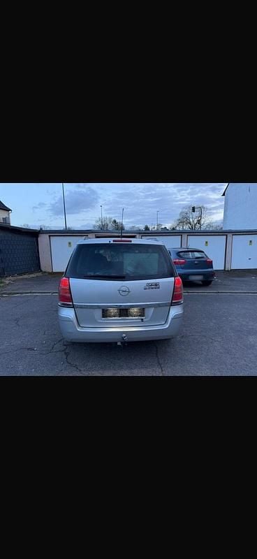Gebraucht Opel Zafira 140 PS (102 kW) 2006 Silber Van / Kleinbus
