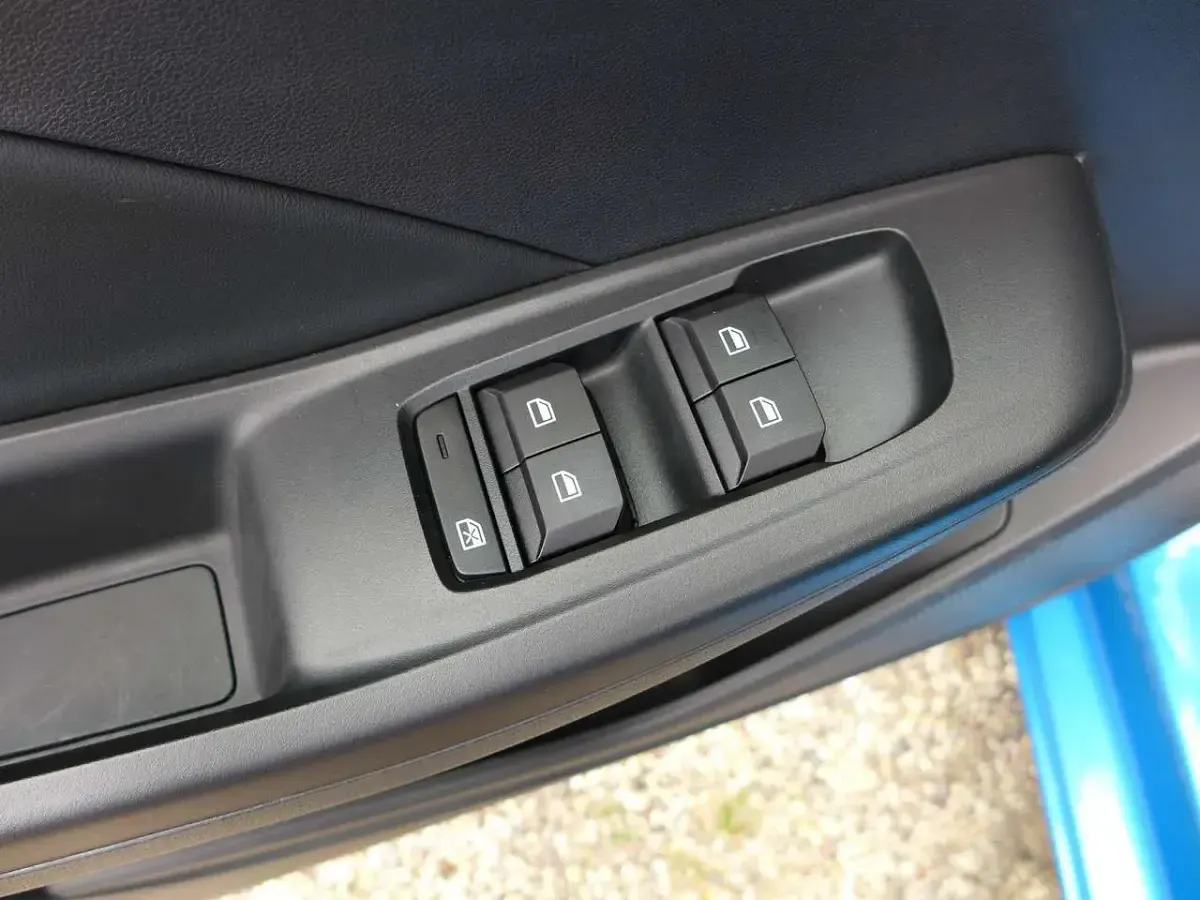 Neu MG MG3 Luxury 194 PS (142 kW) 2026 Como blue Kleinwagen